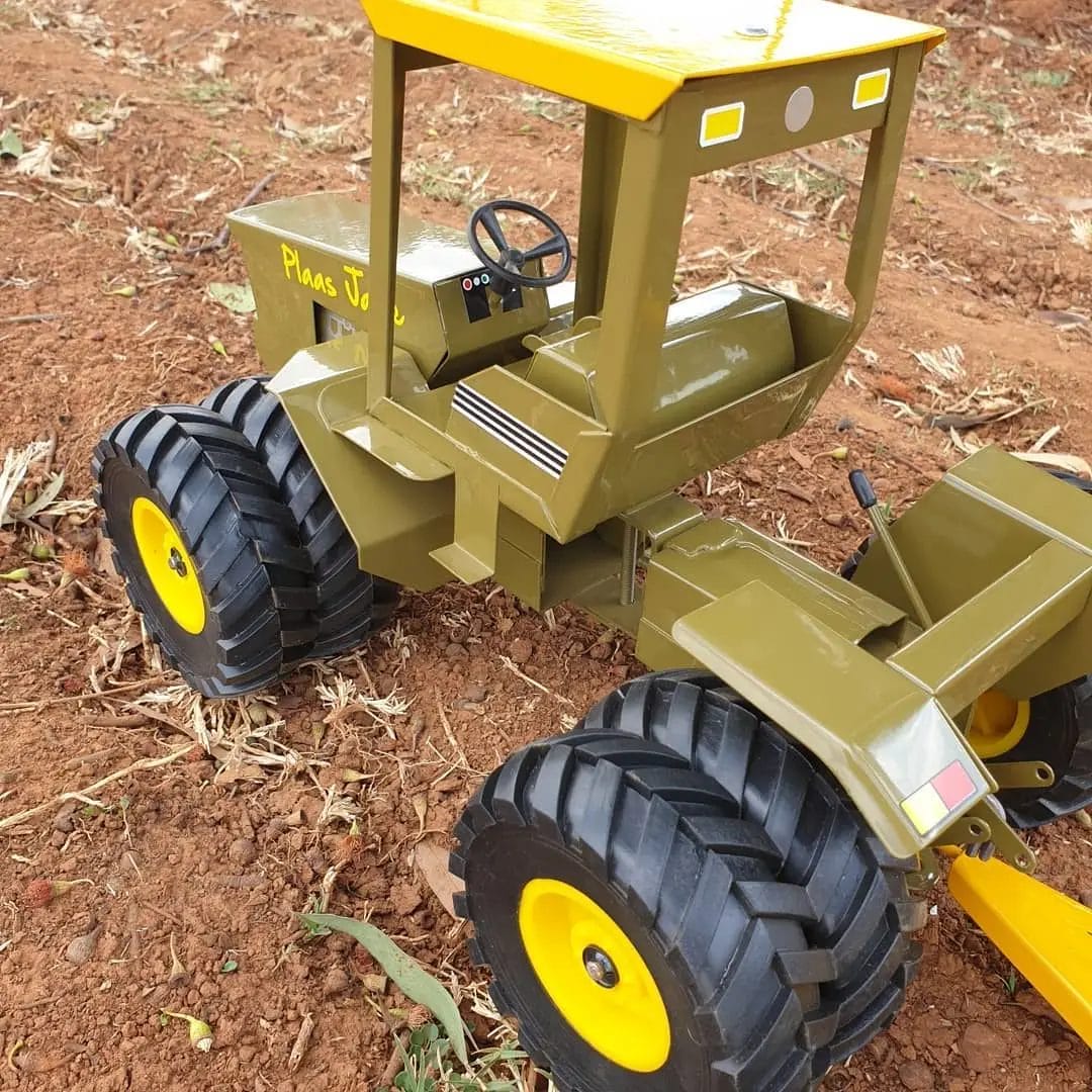 Articulated 8 Wheel Plaas Japie3